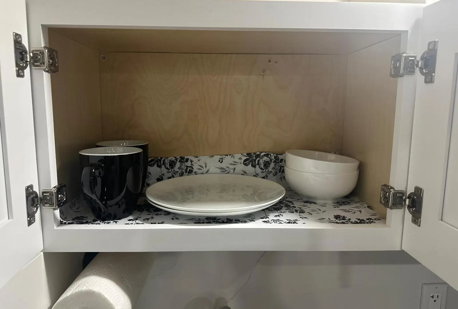 Luxury Basement-Private Bdr & Bathroom With Free Parking In Toronto