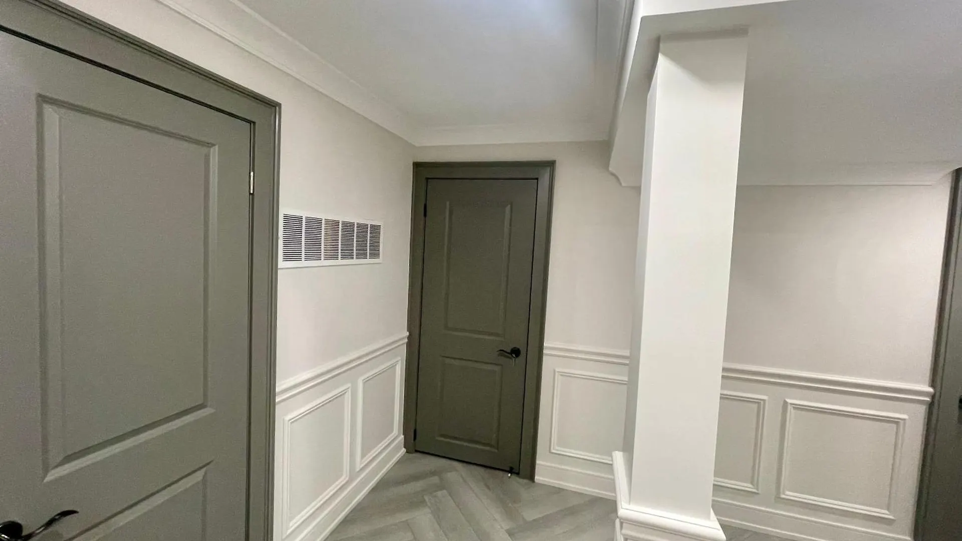 Homestay Luxury Basement-Private Bdr & Bathroom With Free Parking In Toronto