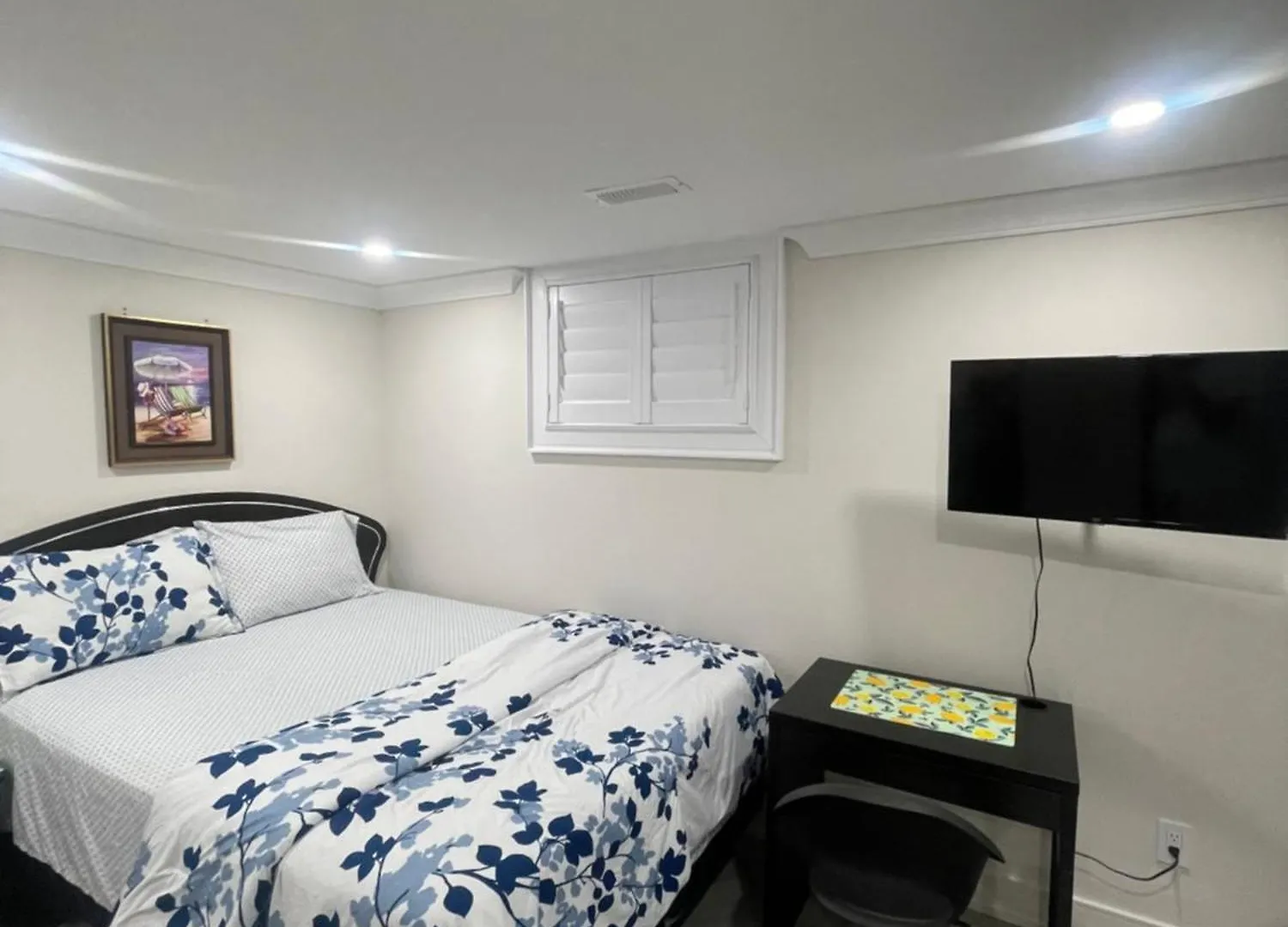 Pansiyon Luxury Basement-Private Bdr & Bathroom With Free Parking In Toronto Kanada